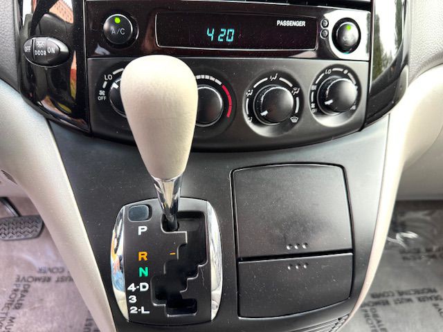 2005 Toyota Sienna Image 15