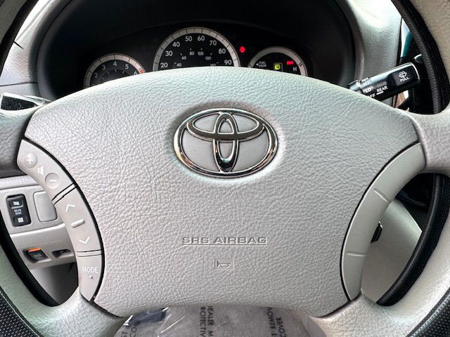 2005 Toyota Sienna Image 18