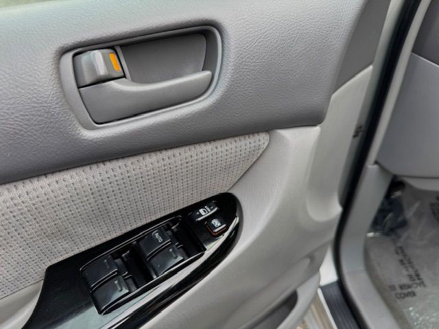 2005 Toyota Sienna Image 20