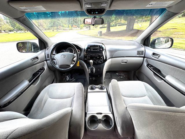 2005 Toyota Sienna Image 22