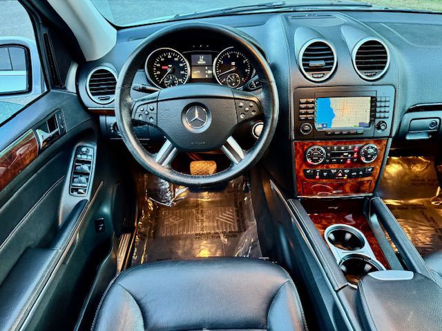 2008 Mercedes-Benz GL-Class Image 24