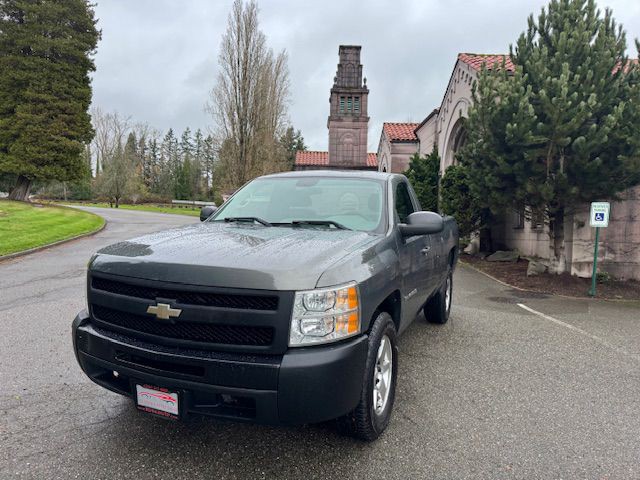 2011 Chevrolet Silverado 1500 Image 2