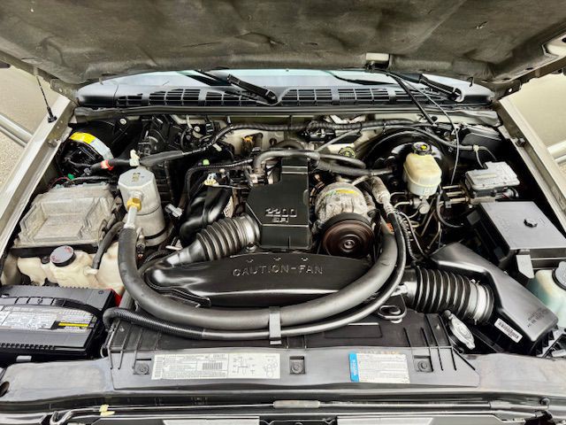 2001 Chevrolet S10 Image 13