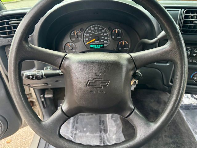 2001 Chevrolet S10 Image 17