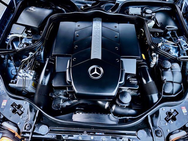 2004 Mercedes-Benz E-Class Image 11