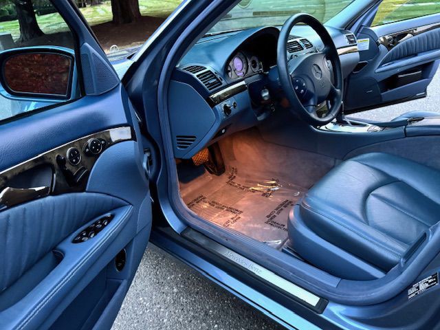 2004 Mercedes-Benz E-Class Image 23