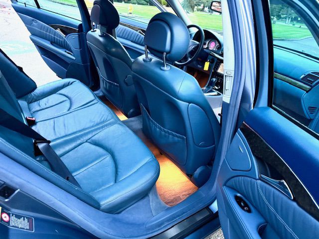 2004 Mercedes-Benz E-Class Image 26