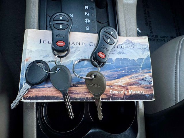 2002 Jeep Grand Cherokee Image 10