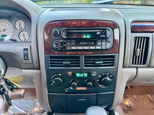 2002 Jeep Grand Cherokee Image 16