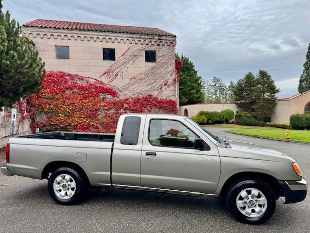 2000 Nissan Frontier Image 5
