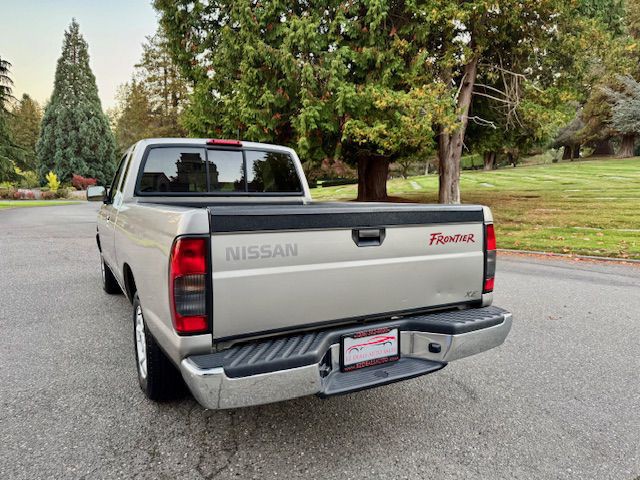 2000 Nissan Frontier Image 8