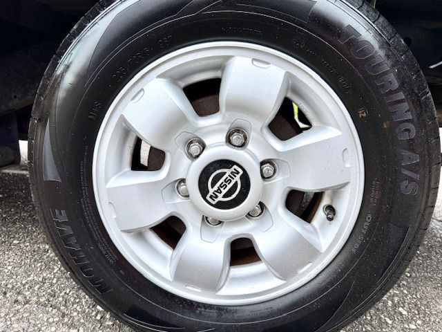 2000 Nissan Frontier Image 12