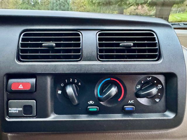 2000 Nissan Frontier Image 14