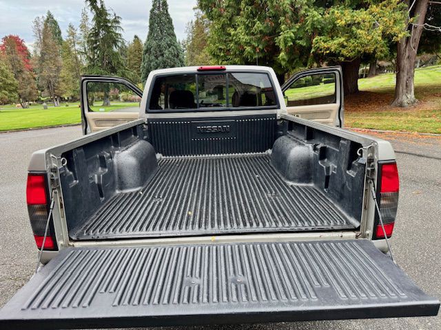 2000 Nissan Frontier Image 23