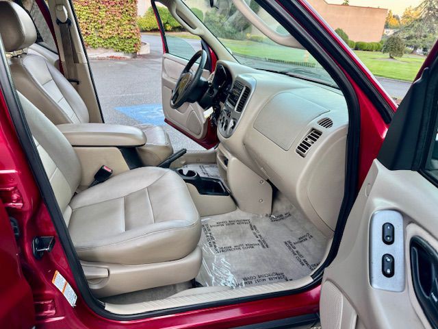 2003 Ford Escape Image 23