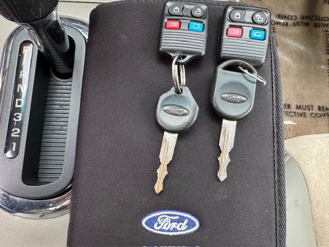 2006 Ford Explorer Image 10