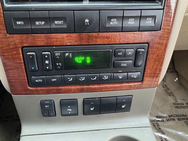 2006 Ford Explorer Image 17