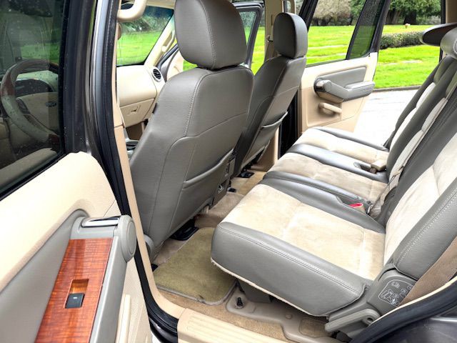 2006 Ford Explorer Image 23