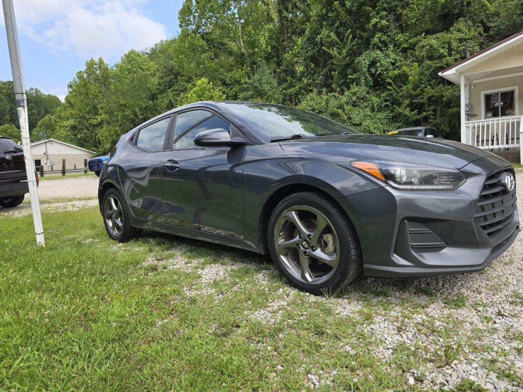 2020 Hyundai Veloster Image 2