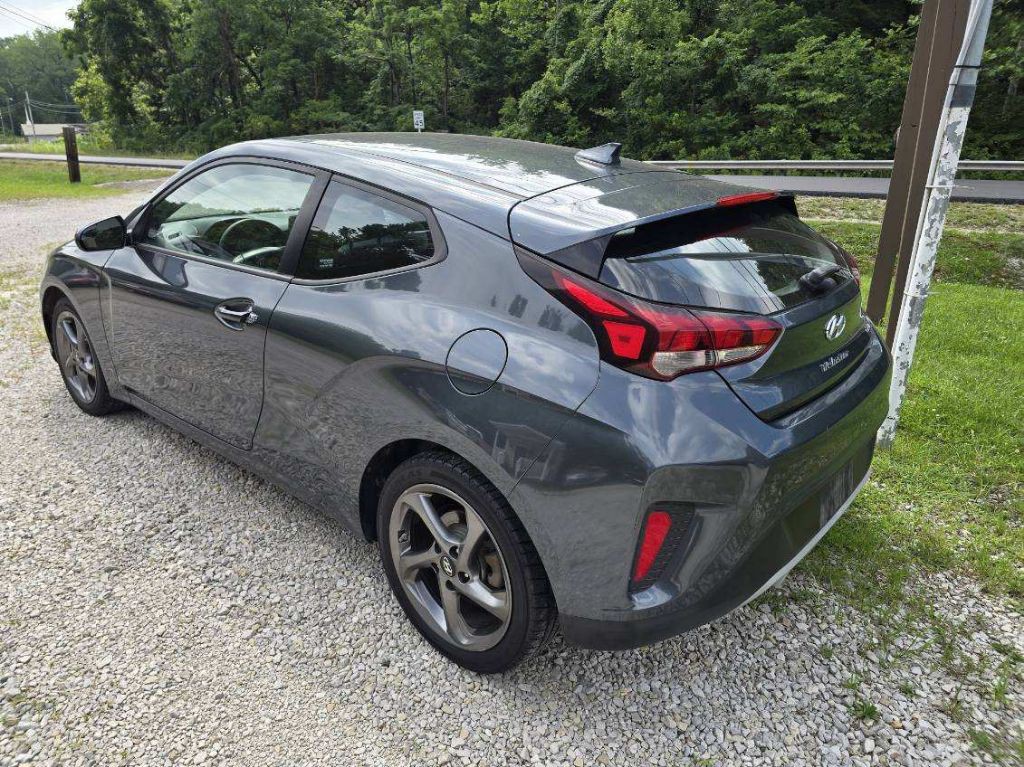 2020 Hyundai Veloster Image 3