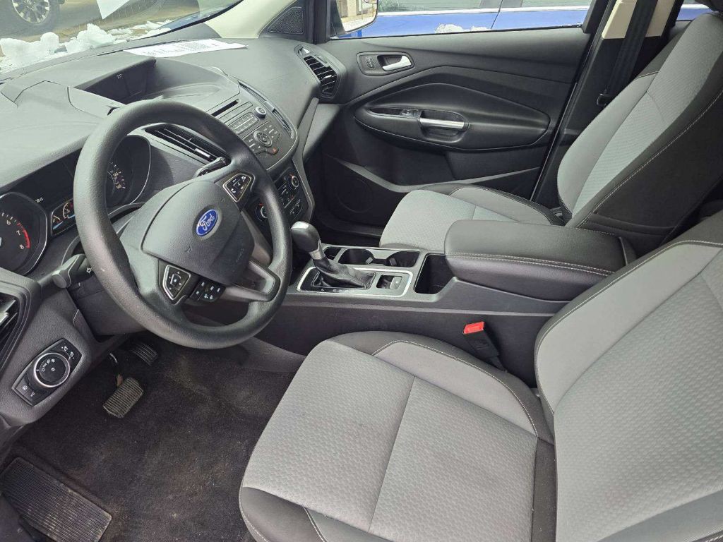 2017 Ford Escape Image 2