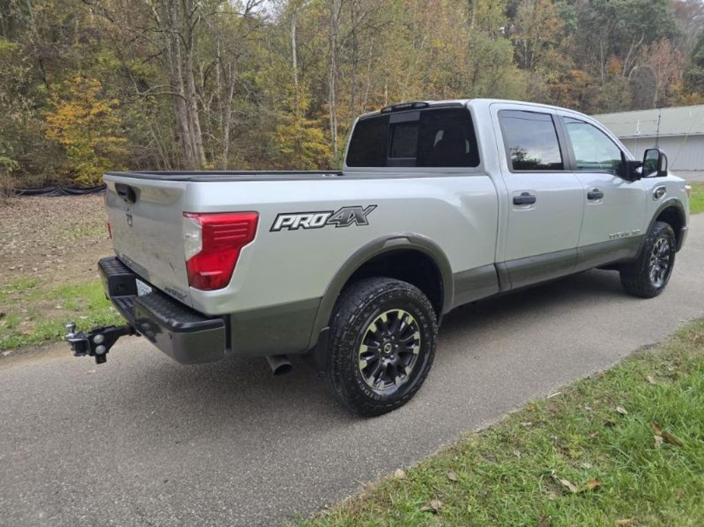 2018 Nissan Titan Image 4