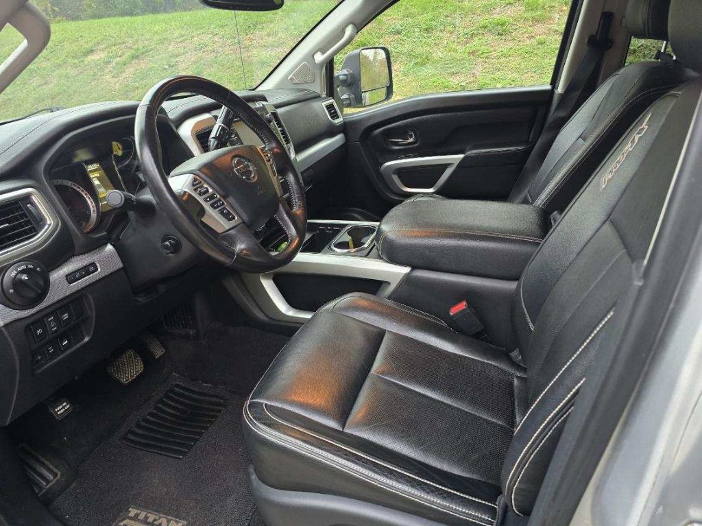 2018 Nissan Titan Image 5