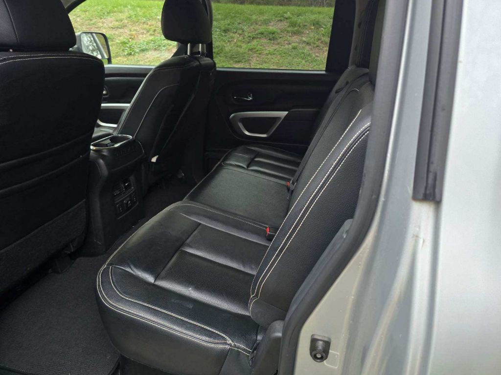 2018 Nissan Titan Image 6
