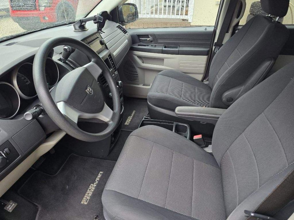 2009 Dodge Grand Caravan Image 5