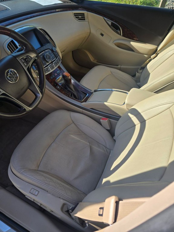 2012 Buick Lacrosse Image 1