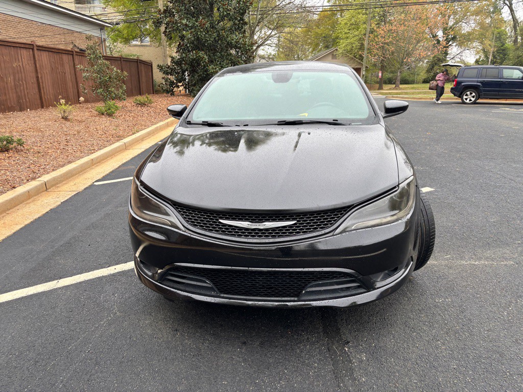 2015 Chrysler 200 Image 2