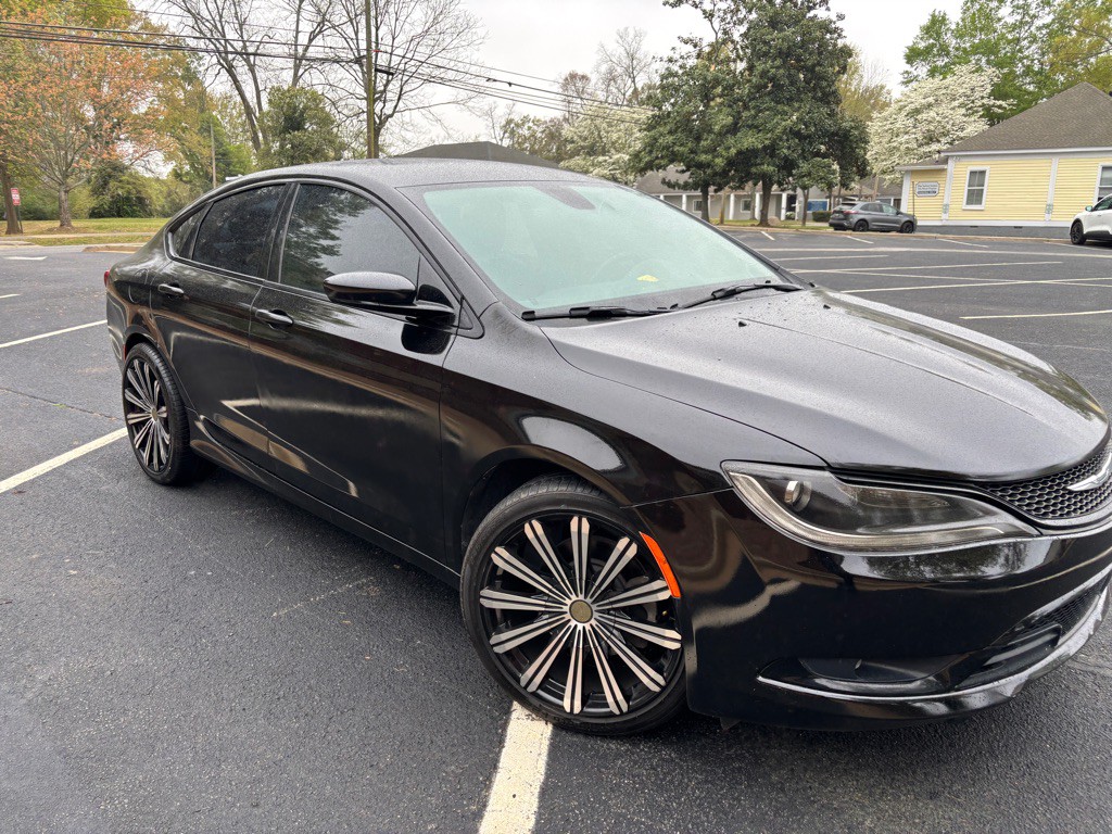 2015 Chrysler 200 Image 3