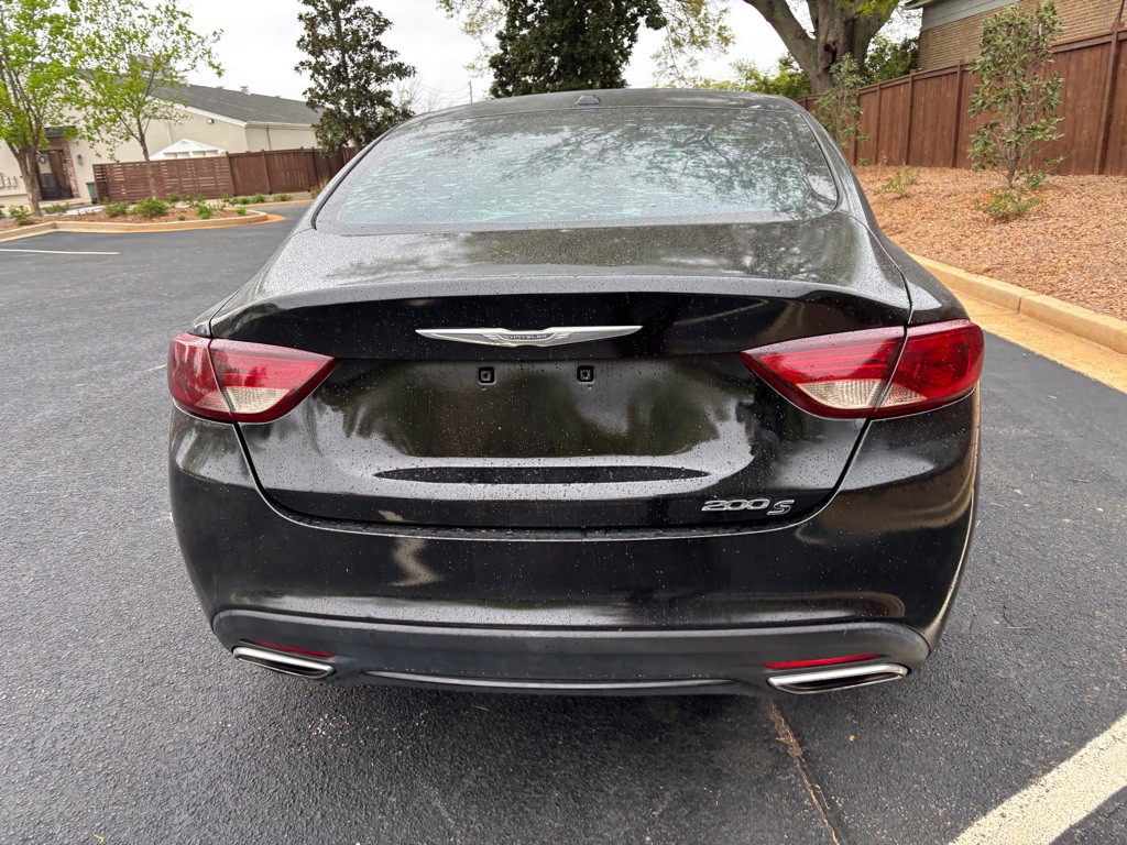 2015 Chrysler 200 Image 5
