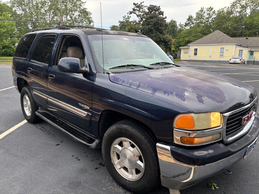 2004 GMC Yukon Image 3