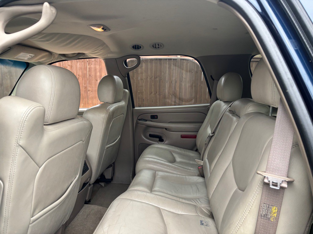 2004 GMC Yukon Image 10