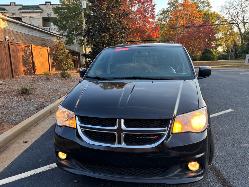 2017 Dodge Grand Caravan Image 2