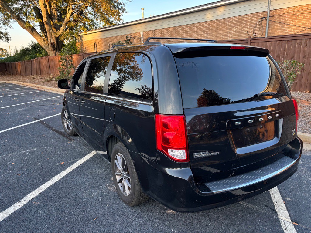 2017 Dodge Grand Caravan Image 5