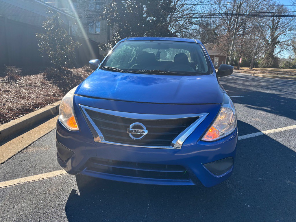 2016 Nissan Versa Image 2