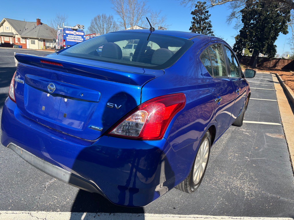 2016 Nissan Versa Image 3