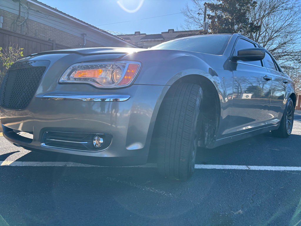 2012 Chrysler 300 Image 1