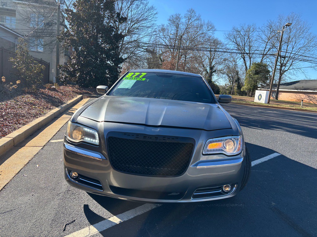 2012 Chrysler 300 Image 3
