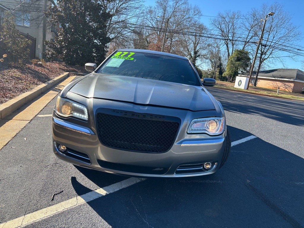 2012 Chrysler 300 Image 4