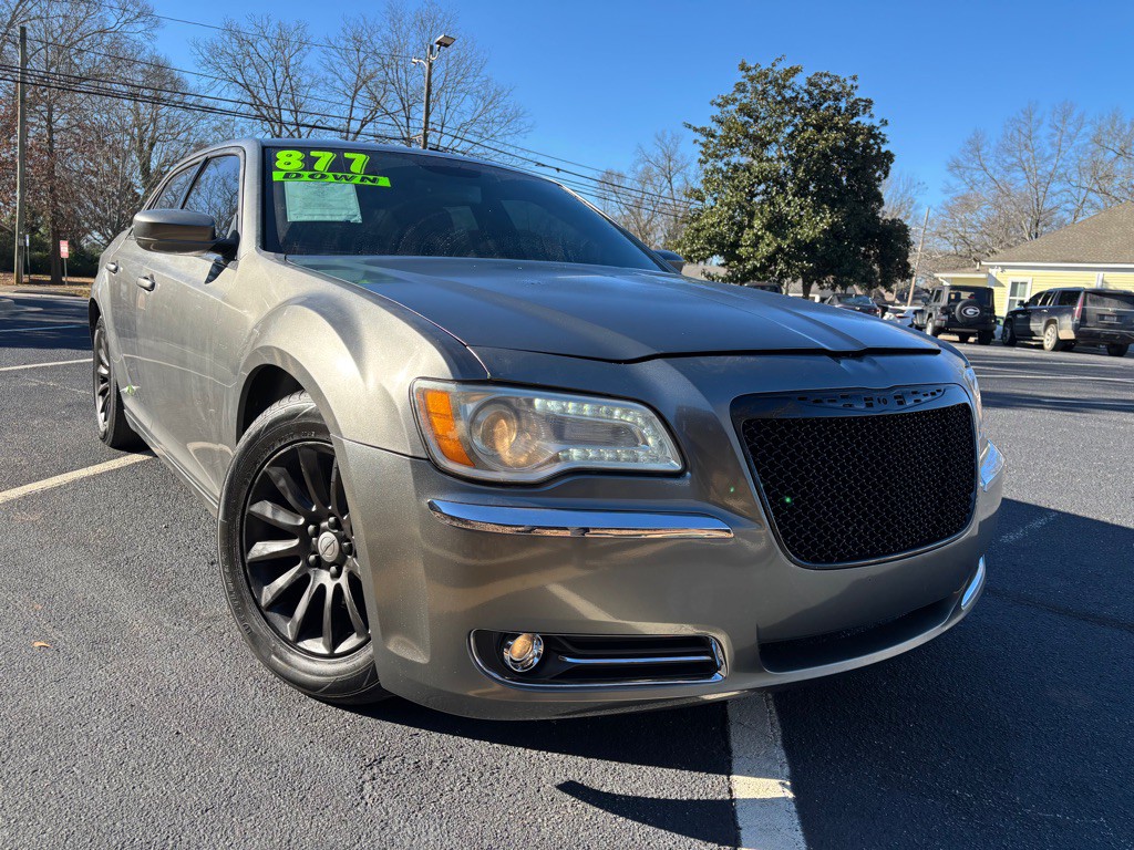 2012 Chrysler 300 Image 5