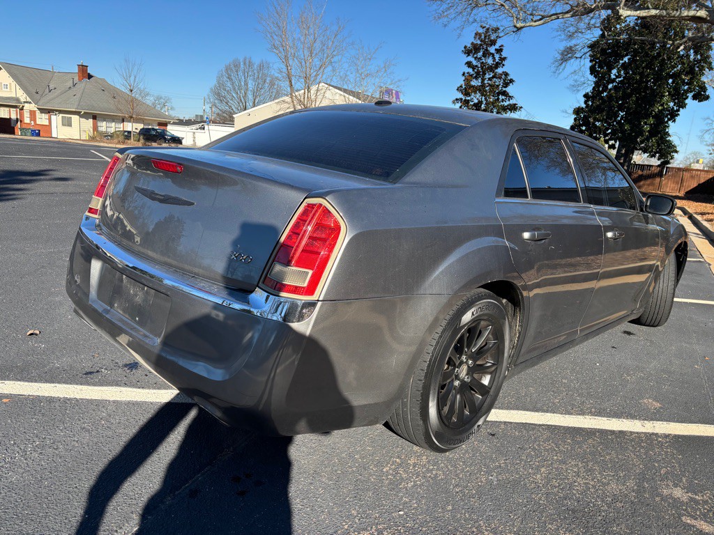 2012 Chrysler 300 Image 6