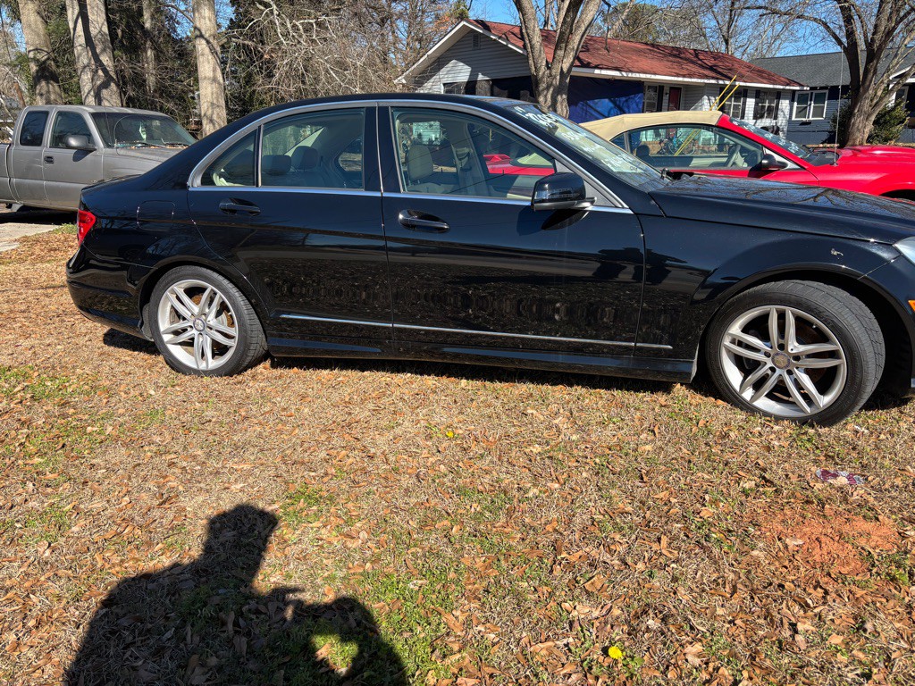 2014 Mercedes-Benz C-Class Image 2