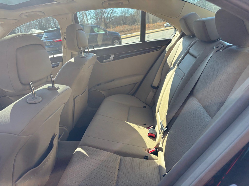 2014 Mercedes-Benz C-Class Image 7