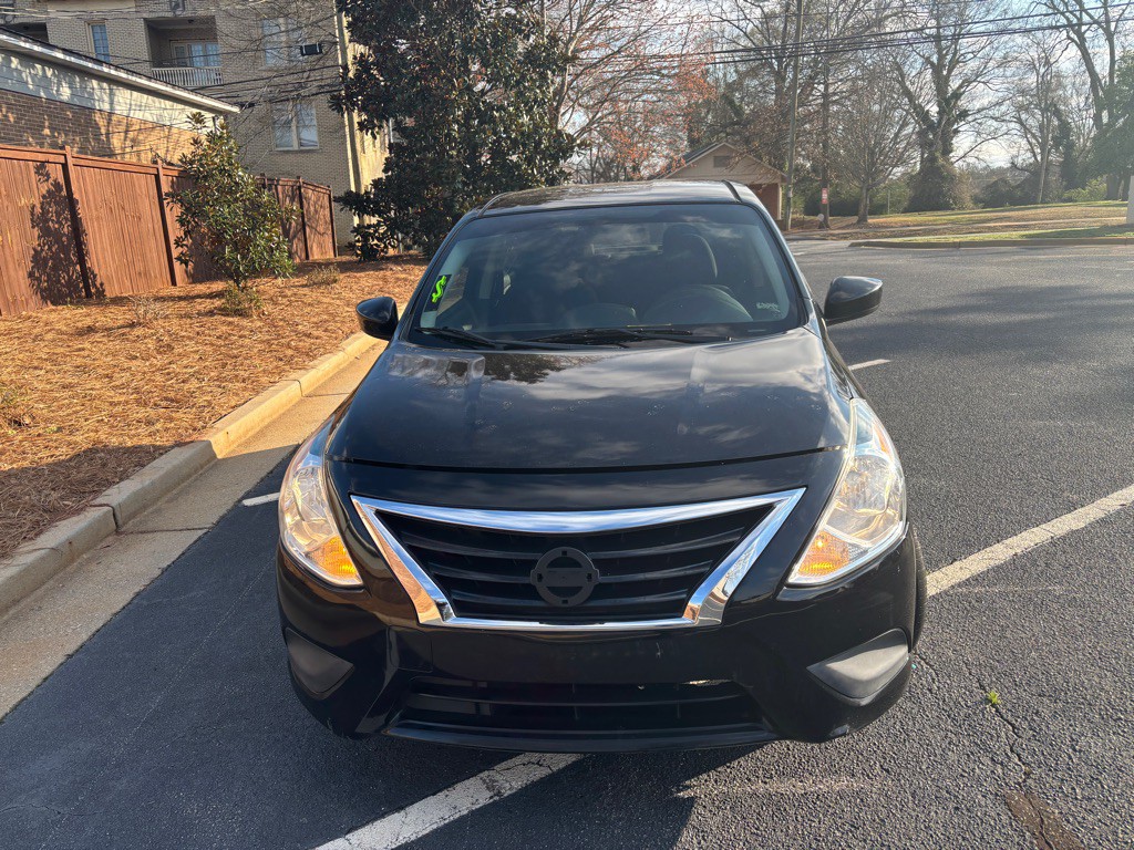 2016 Nissan Versa Image 3