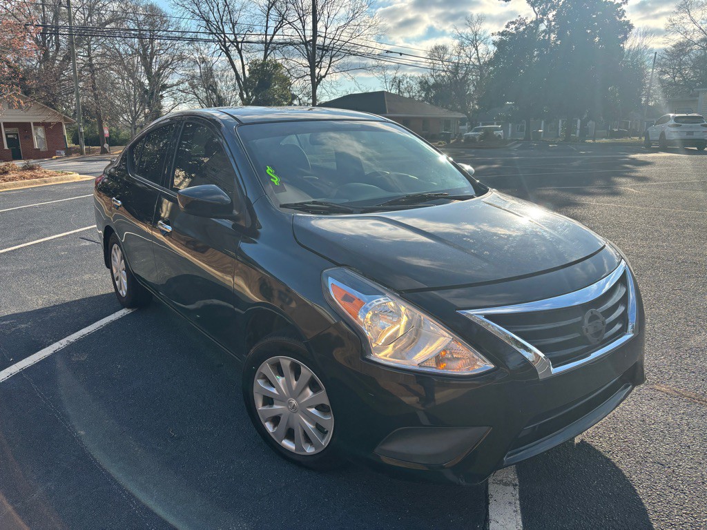 2016 Nissan Versa Image 4