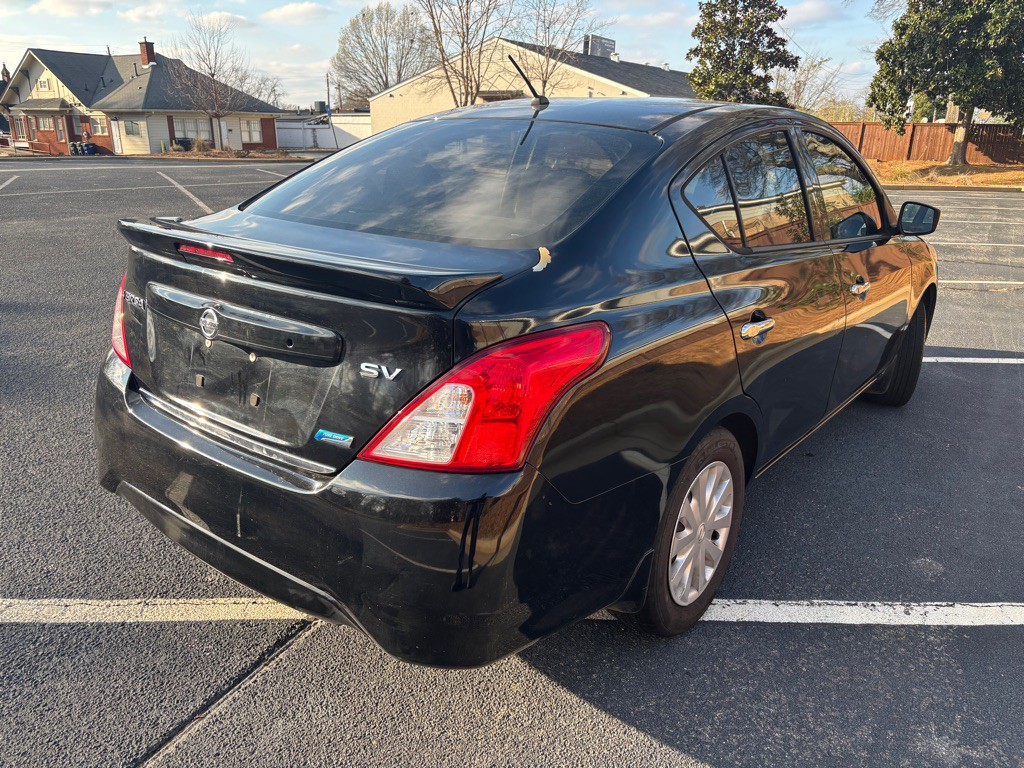 2016 Nissan Versa Image 5