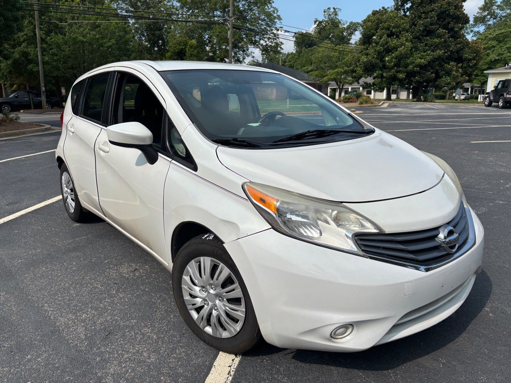 2015 Nissan Versa Image 3